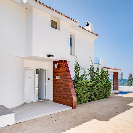 Beach Front Aqua Marina By Ezoria Villas Paralimni Esterno foto