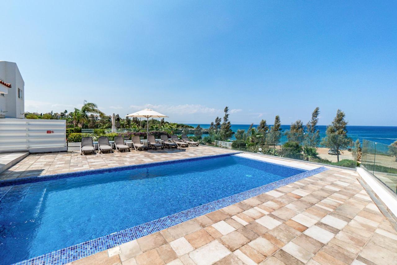 Beach Front Aqua Marina By Ezoria Villas Paralimni Esterno foto