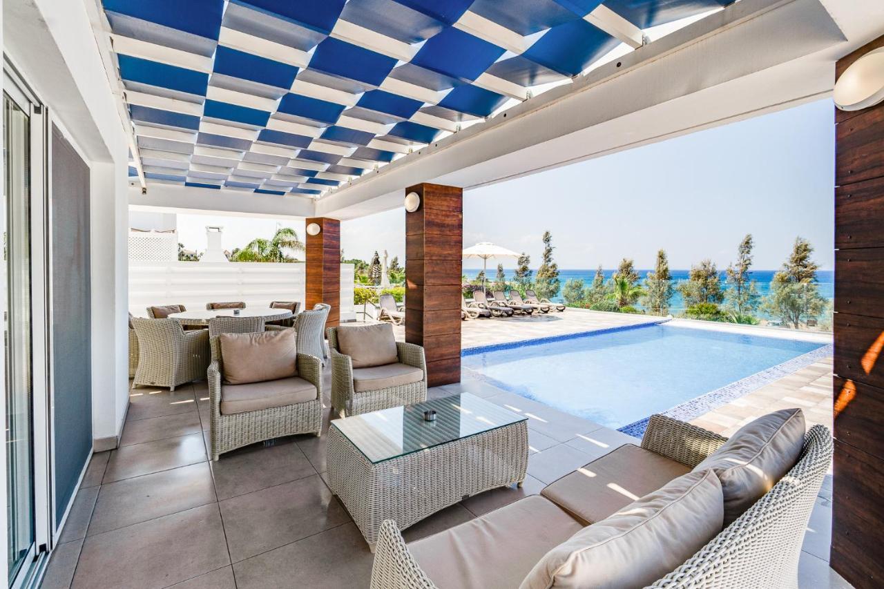 Beach Front Aqua Marina By Ezoria Villas Paralimni Esterno foto
