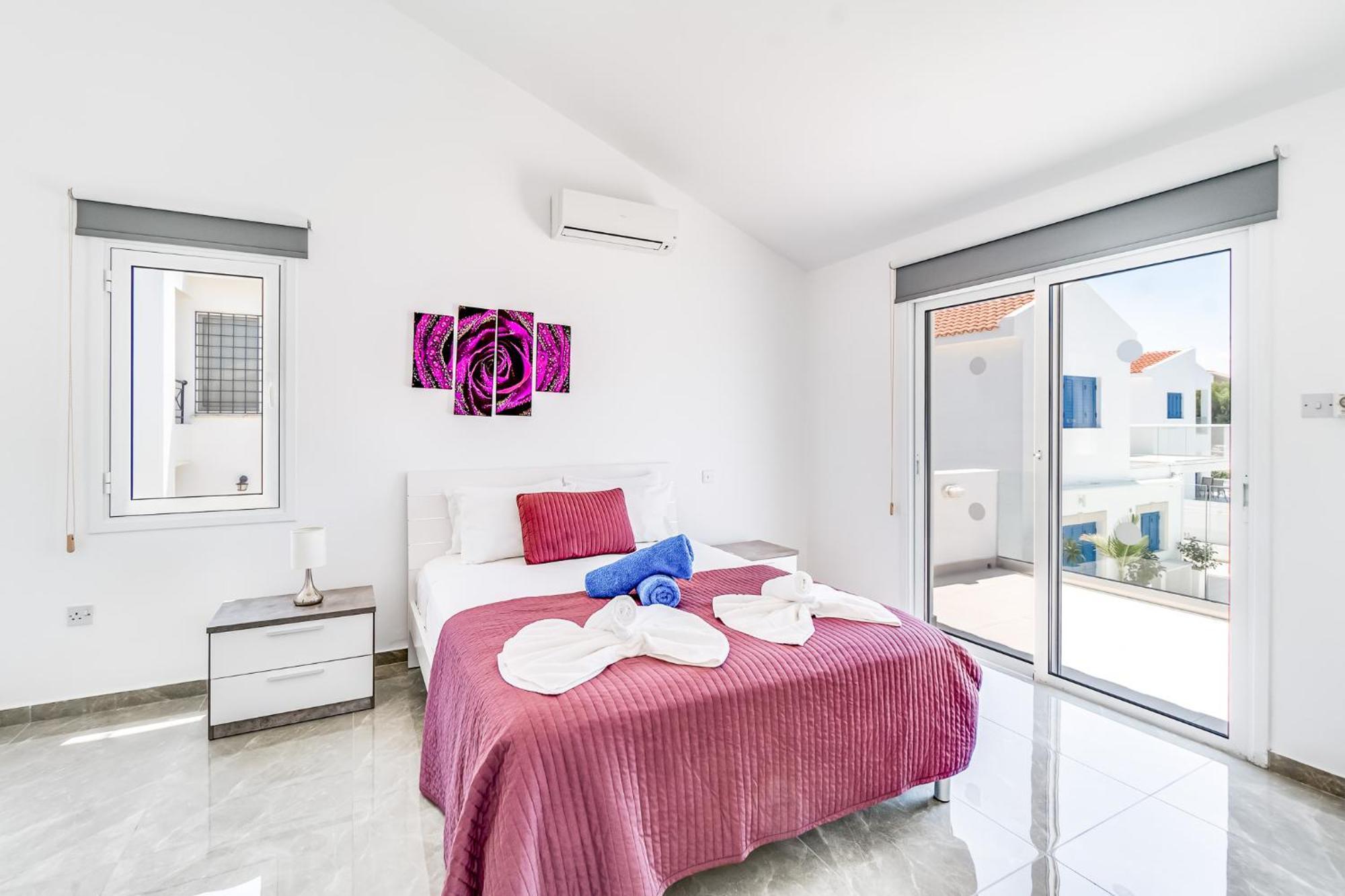 Beach Front Aqua Marina By Ezoria Villas Paralimni Esterno foto